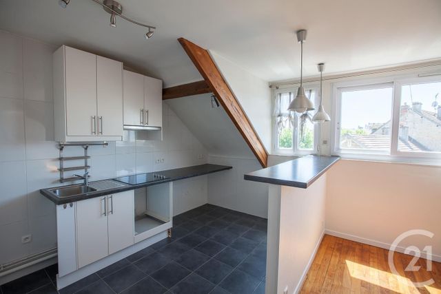 Appartement F2 à louer - 2 pièces - 54.66 m2 - CHANTILLY - 60 - PICARDIE - Century 21 Agence De L'Hippodrome Appartement F2 à louer - 2 pièces - 54.66 m2 - CHANTILLY - 60 - PICARDIE - Century 21 Agence De L'Hippodrome