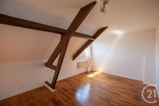 Appartement F2 à louer - 2 pièces - 54.66 m2 - CHANTILLY - 60 - PICARDIE - Century 21 Agence De L'Hippodrome Appartement F2 à louer - 2 pièces - 54.66 m2 - CHANTILLY - 60 - PICARDIE - Century 21 Agence De L'Hippodrome