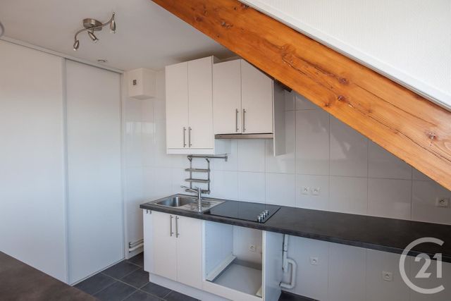 Appartement F2 à louer - 2 pièces - 54.66 m2 - CHANTILLY - 60 - PICARDIE - Century 21 Agence De L'Hippodrome Appartement F2 à louer - 2 pièces - 54.66 m2 - CHANTILLY - 60 - PICARDIE - Century 21 Agence De L'Hippodrome