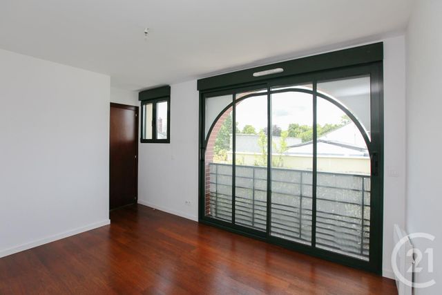 Afficher la photo en grand Appartement F3 à vendre - 3 pièces - 64.33 m2 - CHANTILLY - 60 - PICARDIE - Century 21 Agence De L'Hippodrome