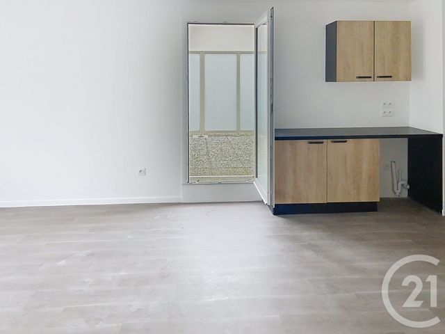 Appartement F3 à vendre - 3 pièces - 69.4 m2 - CREIL - 60 - PICARDIE - Century 21 Agence De L'Hippodrome