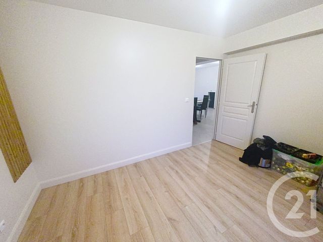 Appartement F3 à louer - 3 pièces - 64.87 m2 - ST MAXIMIN - 60 - PICARDIE - Century 21 Agence De L'Hippodrome