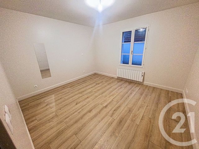 Appartement F3 à louer - 3 pièces - 64.87 m2 - ST MAXIMIN - 60 - PICARDIE - Century 21 Agence De L'Hippodrome