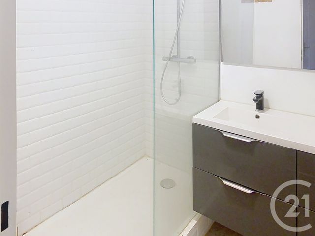 Appartement F2 à louer - 2 pièces - 49.5 m2 - CHANTILLY - 60 - PICARDIE - Century 21 Agence De L'Hippodrome