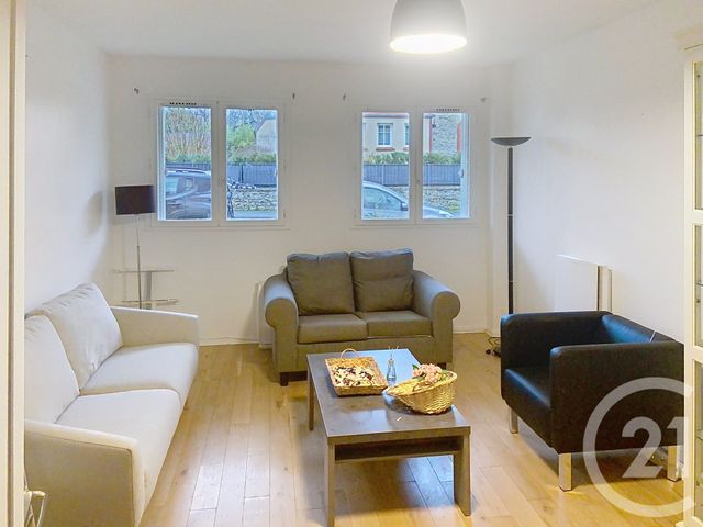 Appartement F2 à louer - 2 pièces - 49.5 m2 - CHANTILLY - 60 - PICARDIE - Century 21 Agence De L'Hippodrome