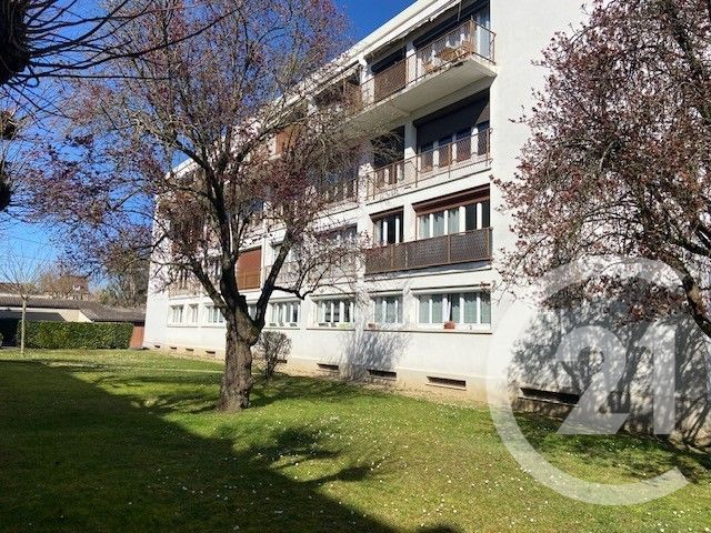 Appartement F3 à louer - 3 pièces - 63.9 m2 - CHANTILLY - 60 - PICARDIE - Century 21 Agence De L'Hippodrome