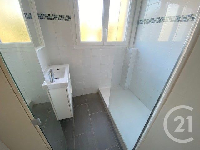 Appartement F3 à louer - 3 pièces - 63.9 m2 - CHANTILLY - 60 - PICARDIE - Century 21 Agence De L'Hippodrome