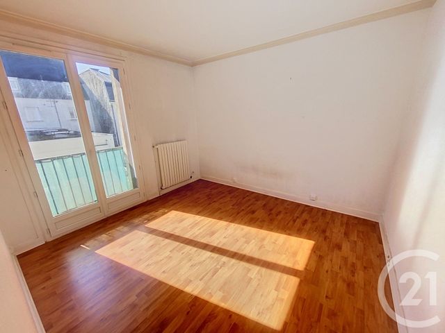 Appartement F3 à louer - 3 pièces - 58.15 m2 - CHANTILLY - 60 - PICARDIE - Century 21 Agence De L'Hippodrome