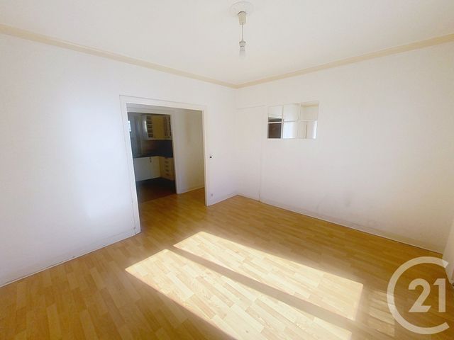Appartement F3 à louer - 3 pièces - 58.15 m2 - CHANTILLY - 60 - PICARDIE - Century 21 Agence De L'Hippodrome