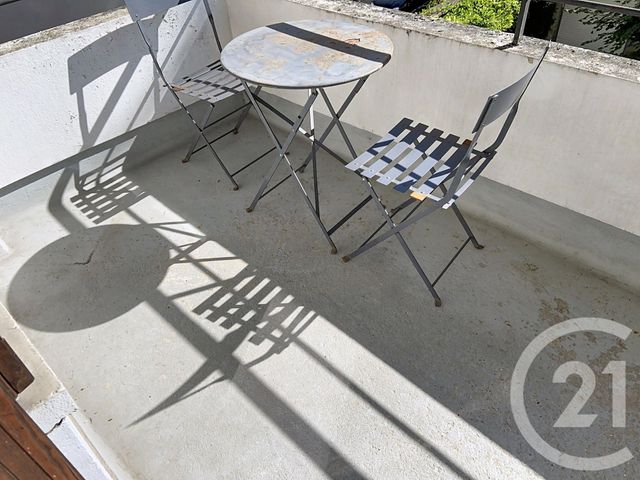 Appartement F2 à louer - 2 pièces - 34.02 m2 - CHANTILLY - 60 - PICARDIE - Century 21 Agence De L'Hippodrome